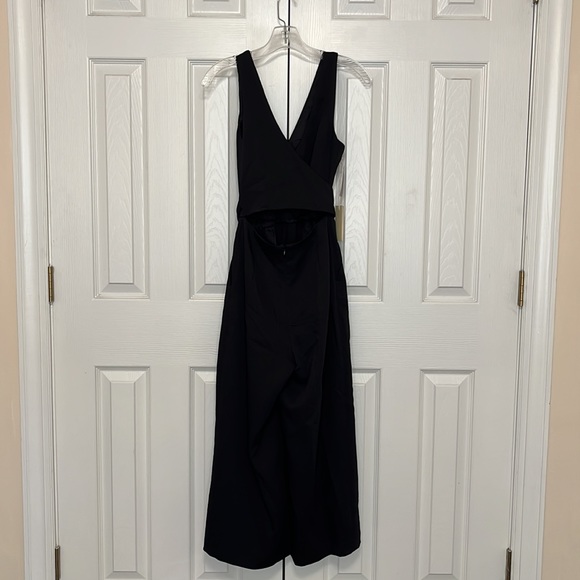 LAST CHANCE Wilfred Aritzia Ecoulement V Jumpsuit - Picture 10 of 11